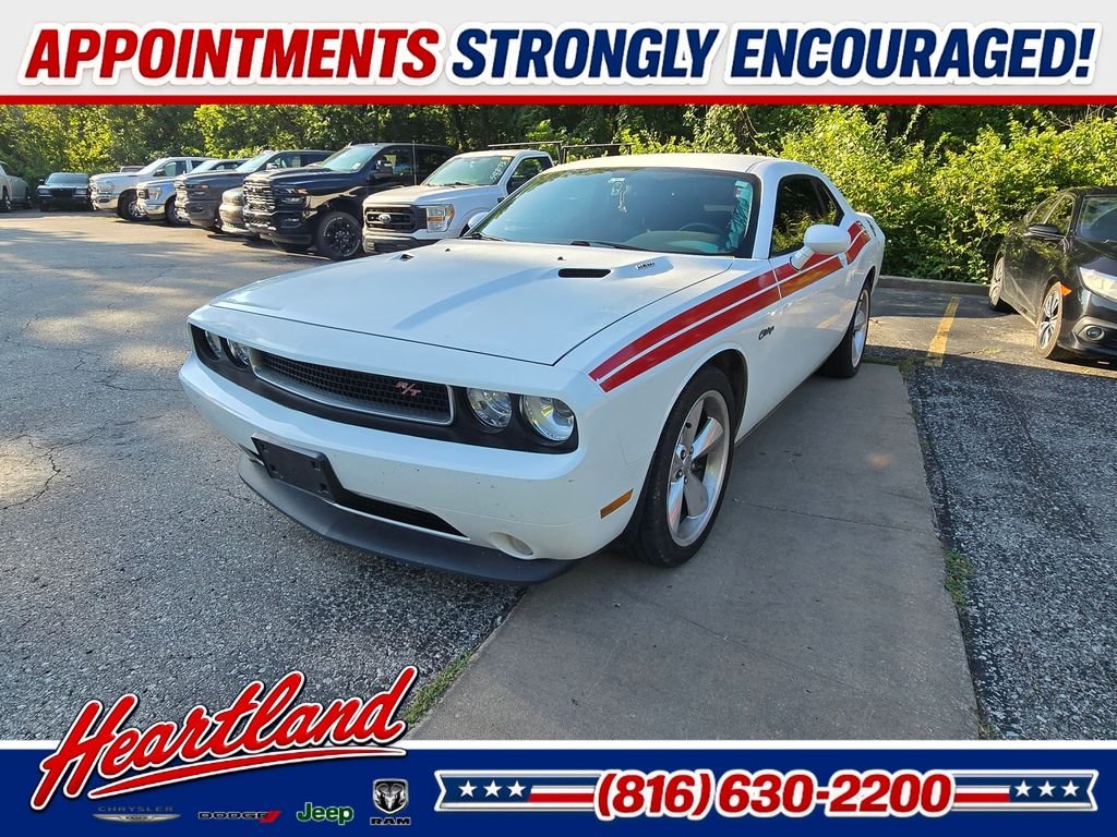 Used 2014 White Dodge R/T image 1