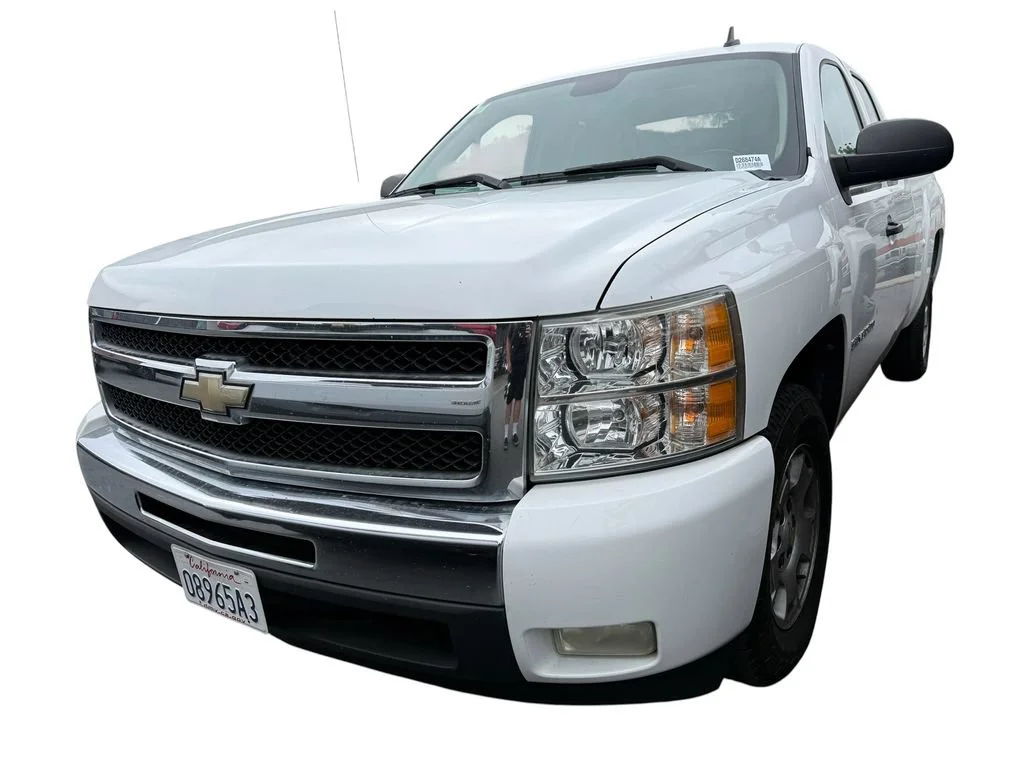 Used 2011 SUMMIT WHITE Chevrolet LT image 9