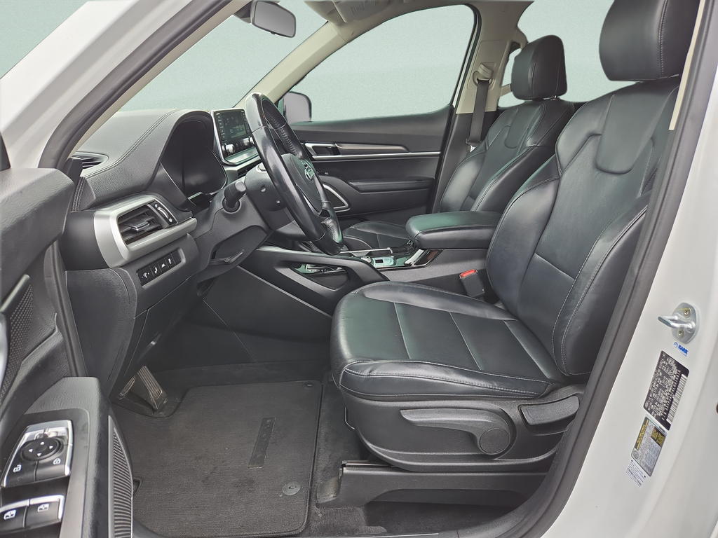 Used 2020 White Kia LX image 13