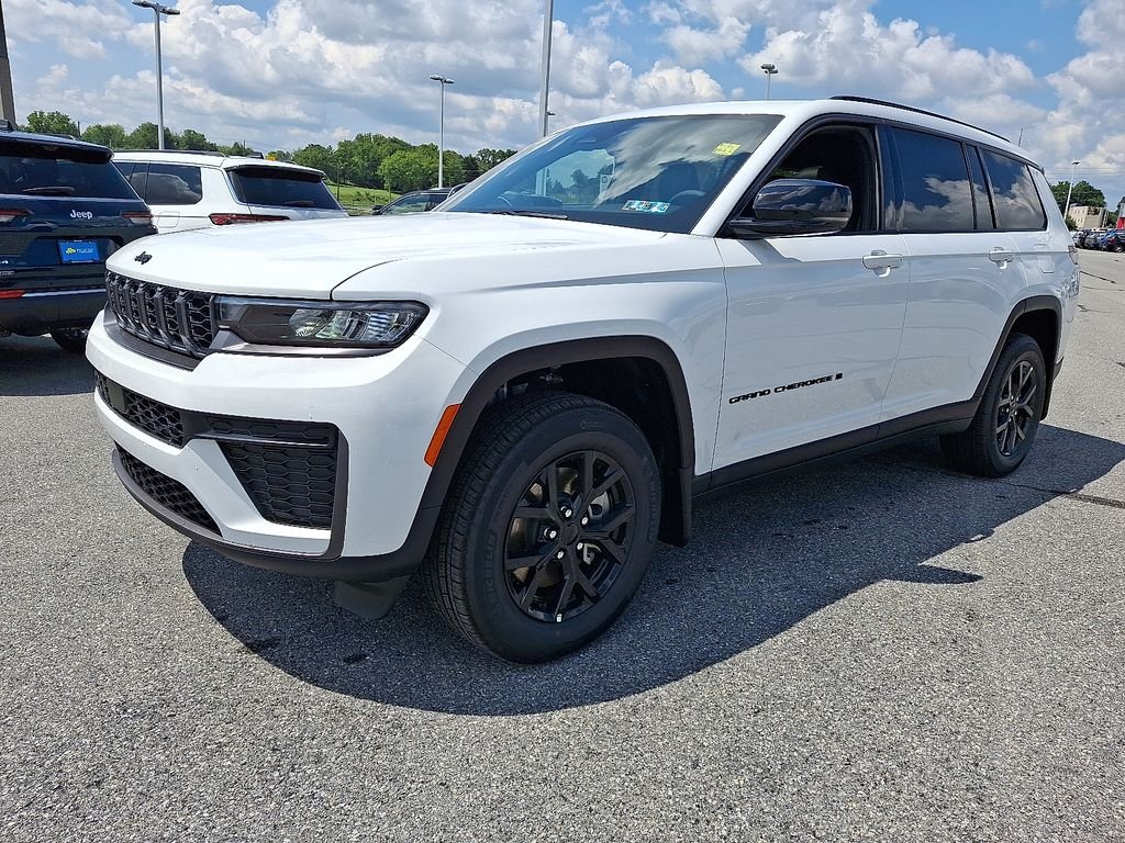 New 2026 Bright White Clearcoat Jeep Altitude image 2