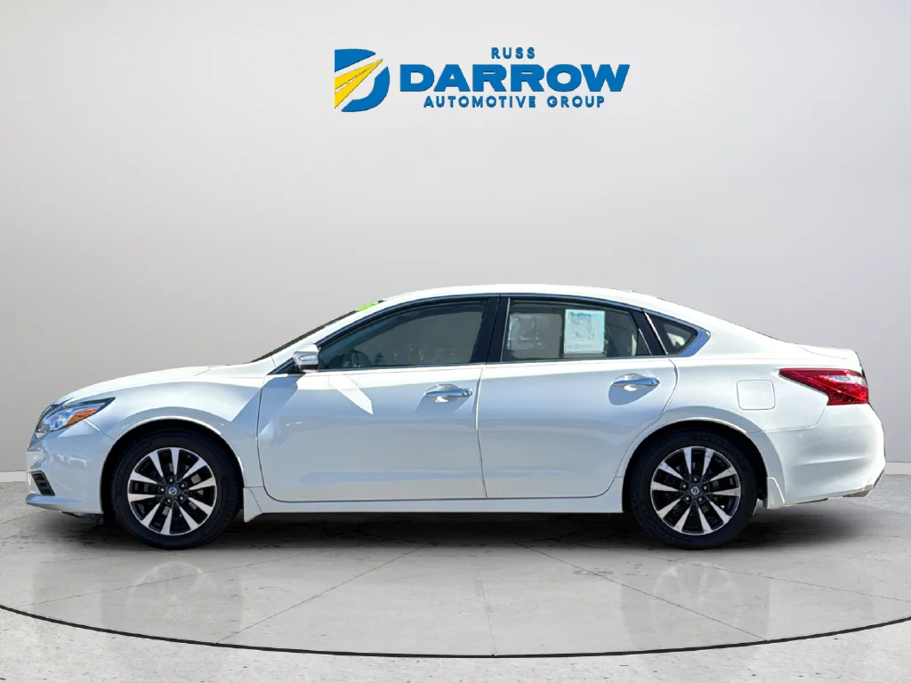 Used 2017 White Nissan 2.5 SV image 2
