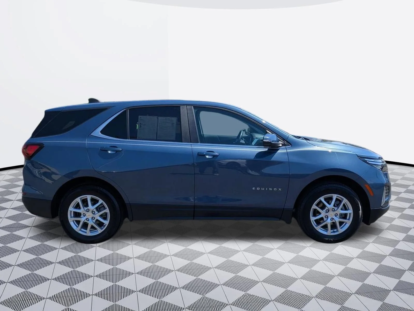 Used 2024 Lakeshore Blue Metallic Chevrolet LT image 4