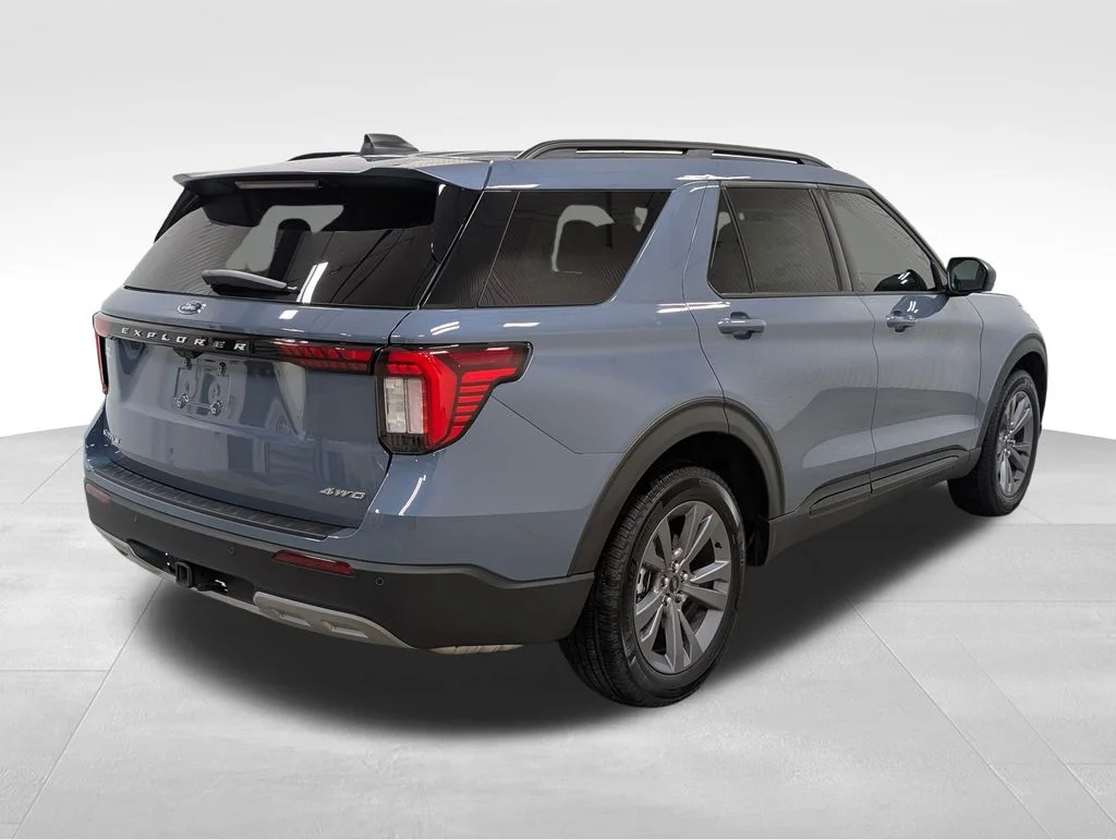 New 2026 Vapor Blue Metallic Ford Active image 18