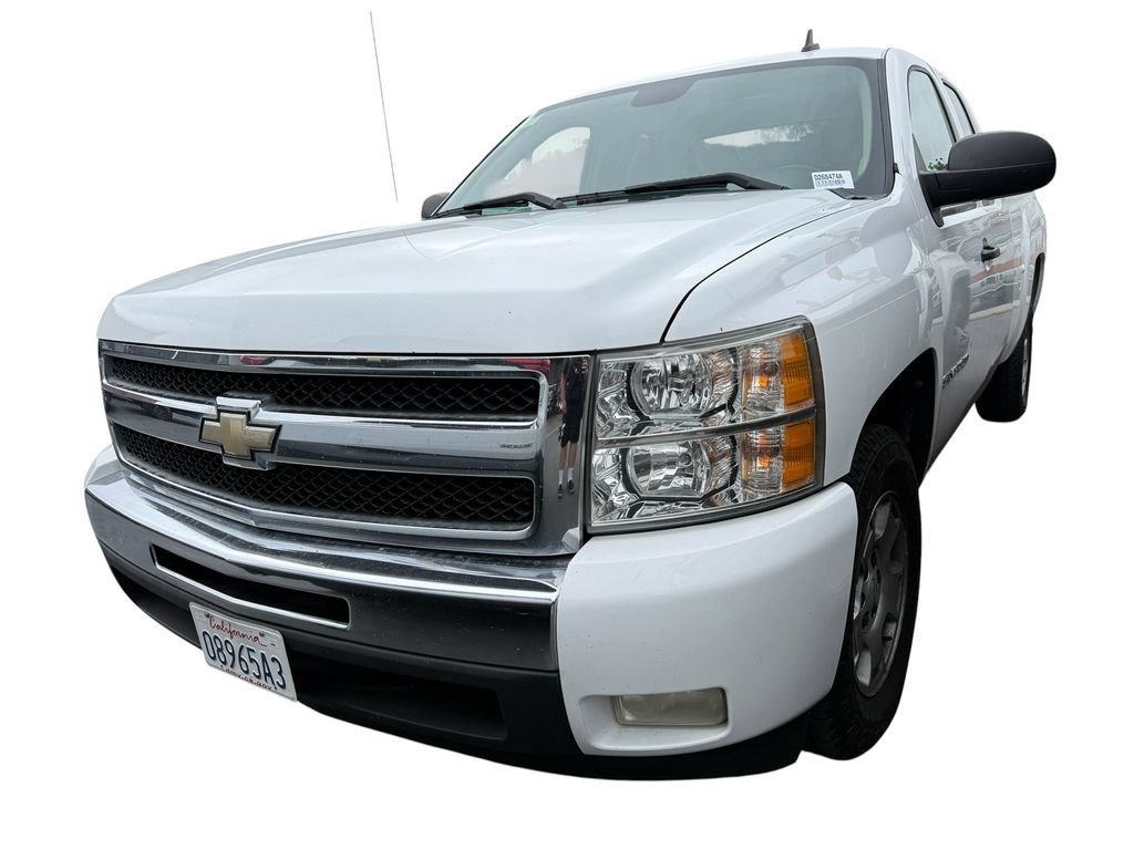 Used 2011 SUMMIT WHITE Chevrolet LT image 9