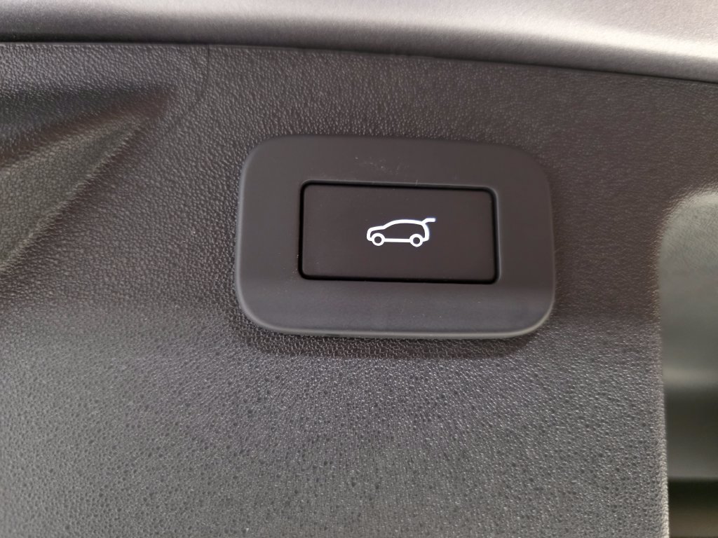 Certified Used 2025 Gray Land Rover SE image 11