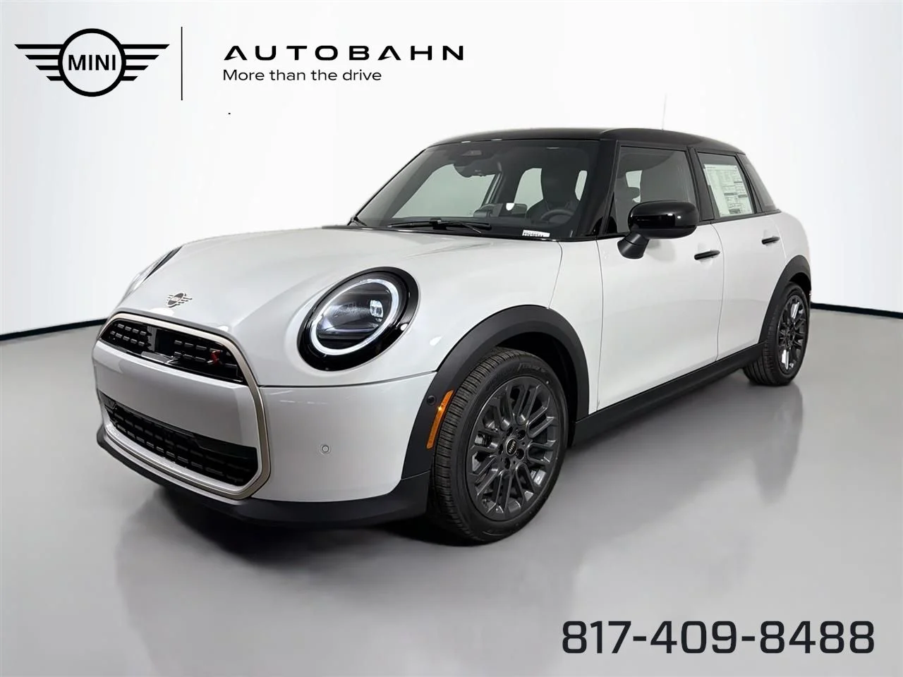 2026 MINI Hardtop Cooper S Signature's photo