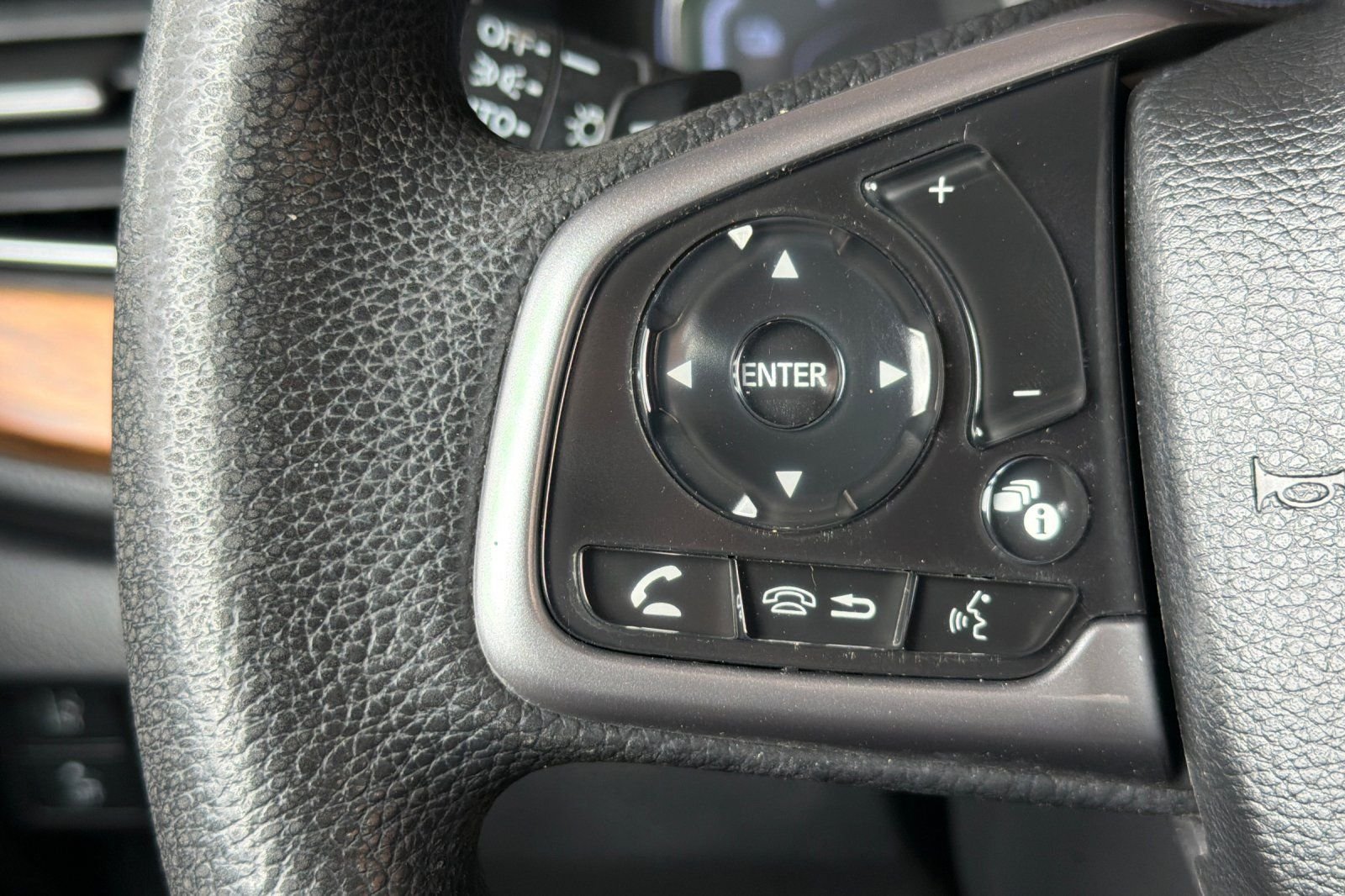 Used 2022  Honda EX image 32