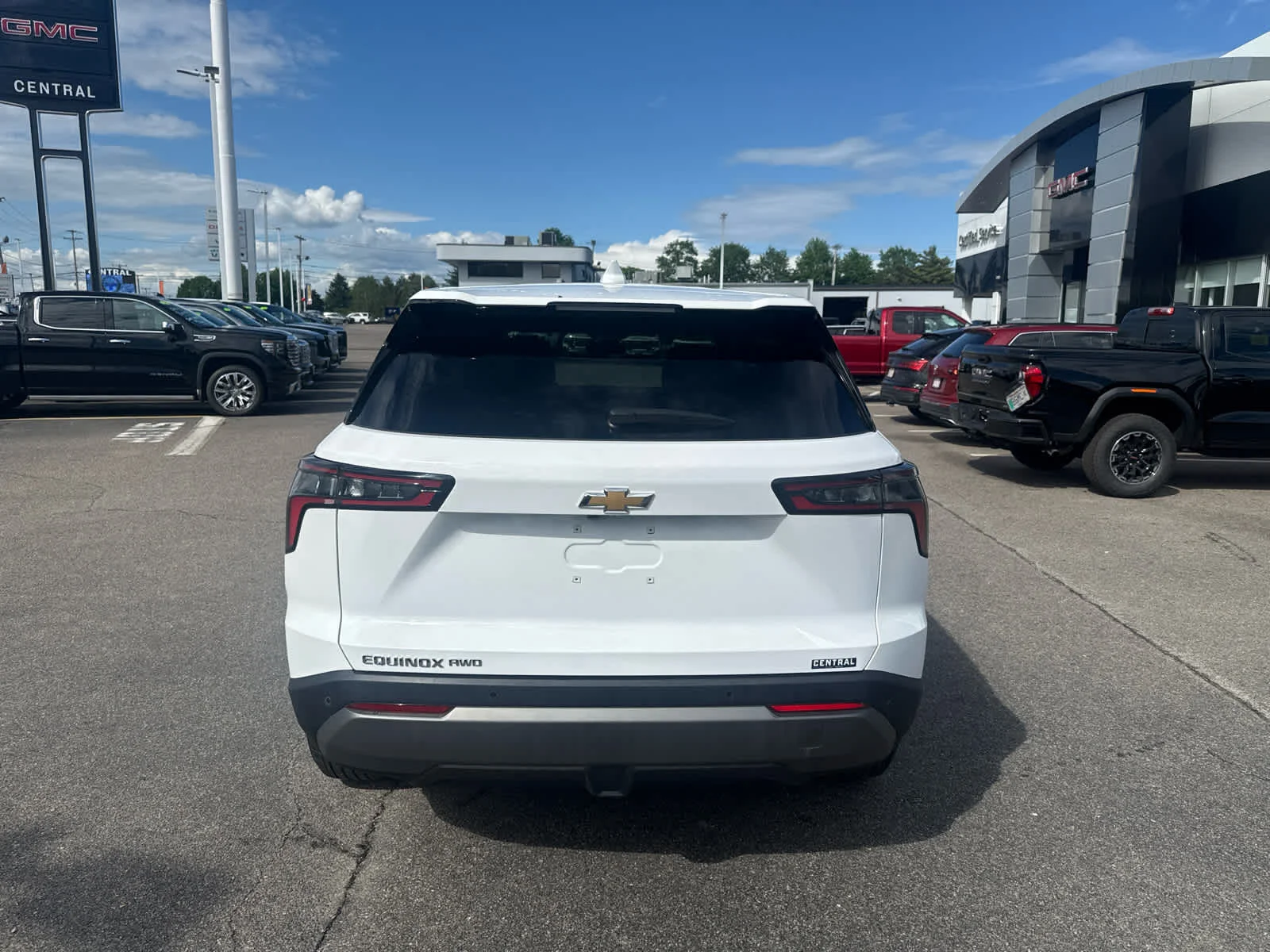 Used 2025 Summit White Chevrolet AWD LT image 4