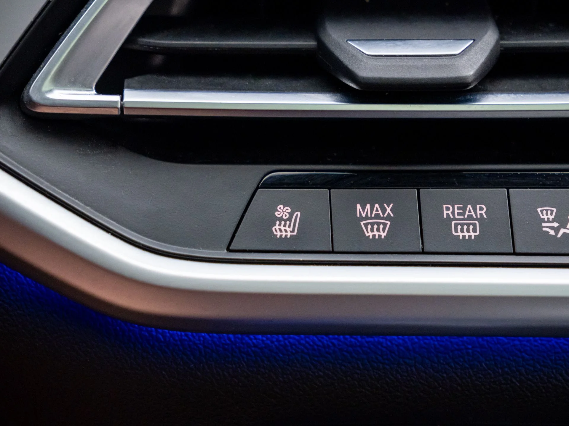 Used 2022 Black BMW M50i image 29