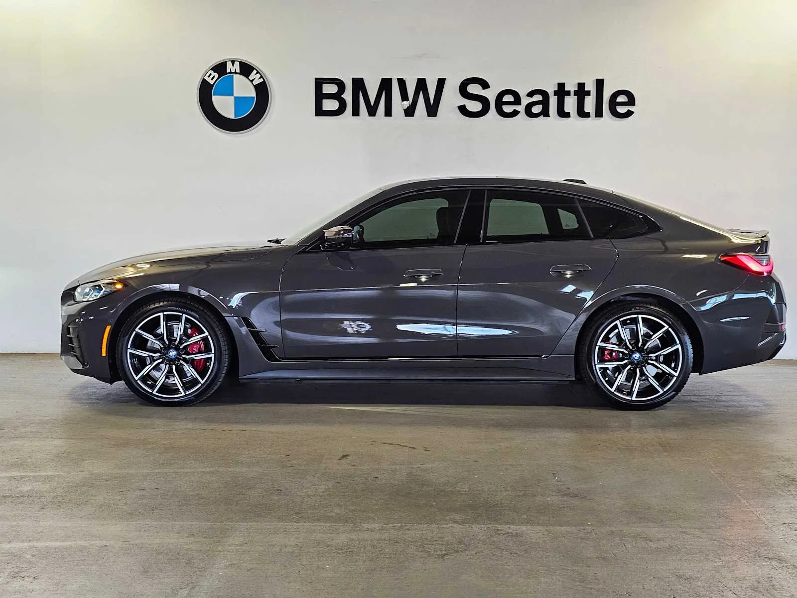 Certified Used 2023 Dravit Grey Metallic BMW M50 image 3