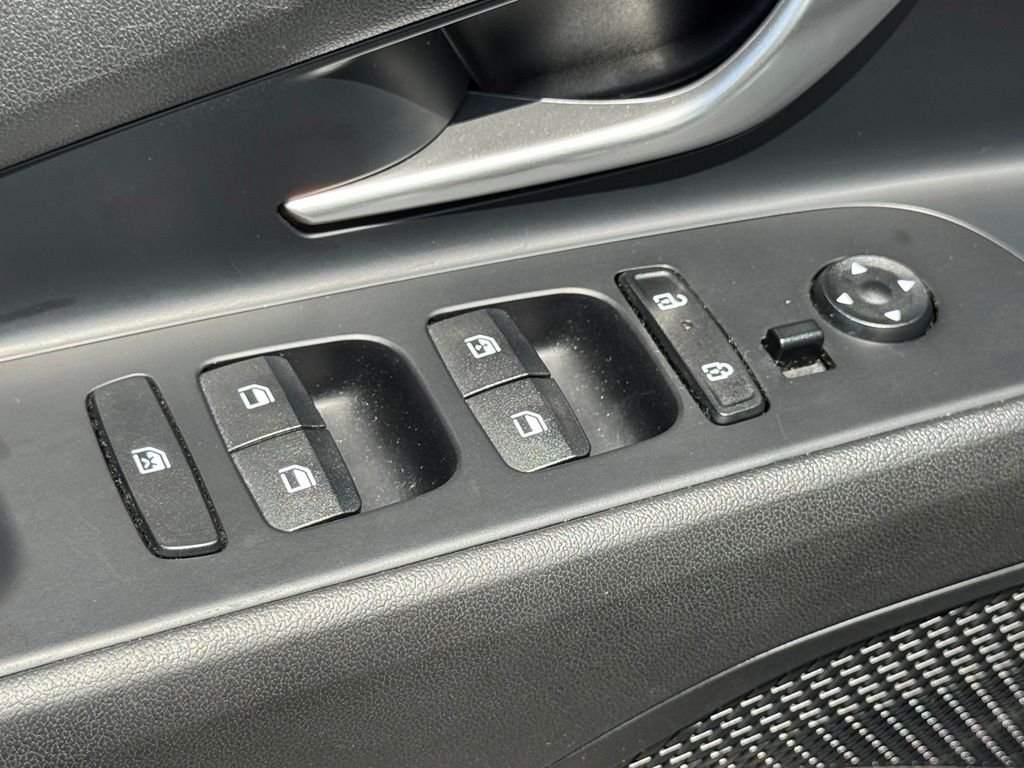 Used 2025 Gray Hyundai SEL Convenience image 13