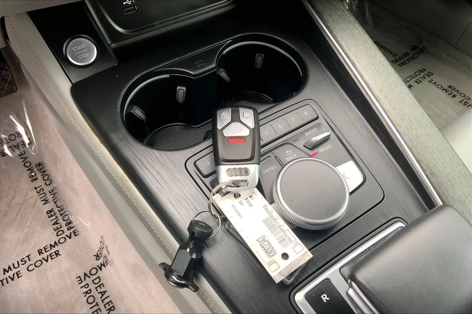 Used 2019 Navarra Blue Metallic/Black Roof Audi Premium Plus image 15