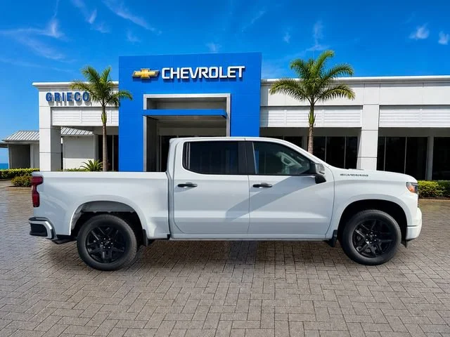 New 2026 Summit White Chevrolet Custom image 6