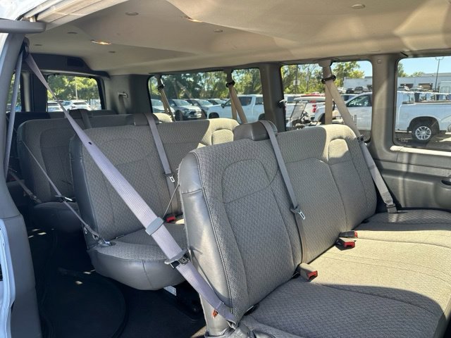 Used 2025 Summit White Chevrolet 1LT image 3