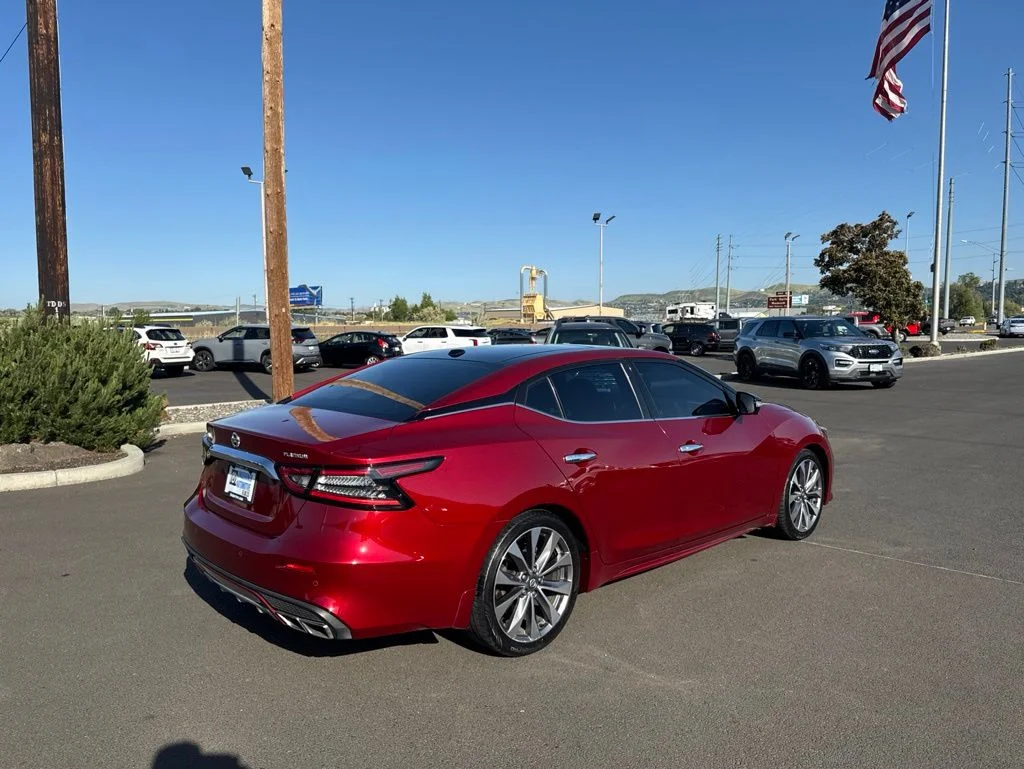 Used 2022 Scarlet Ember Nissan Platinum image 3