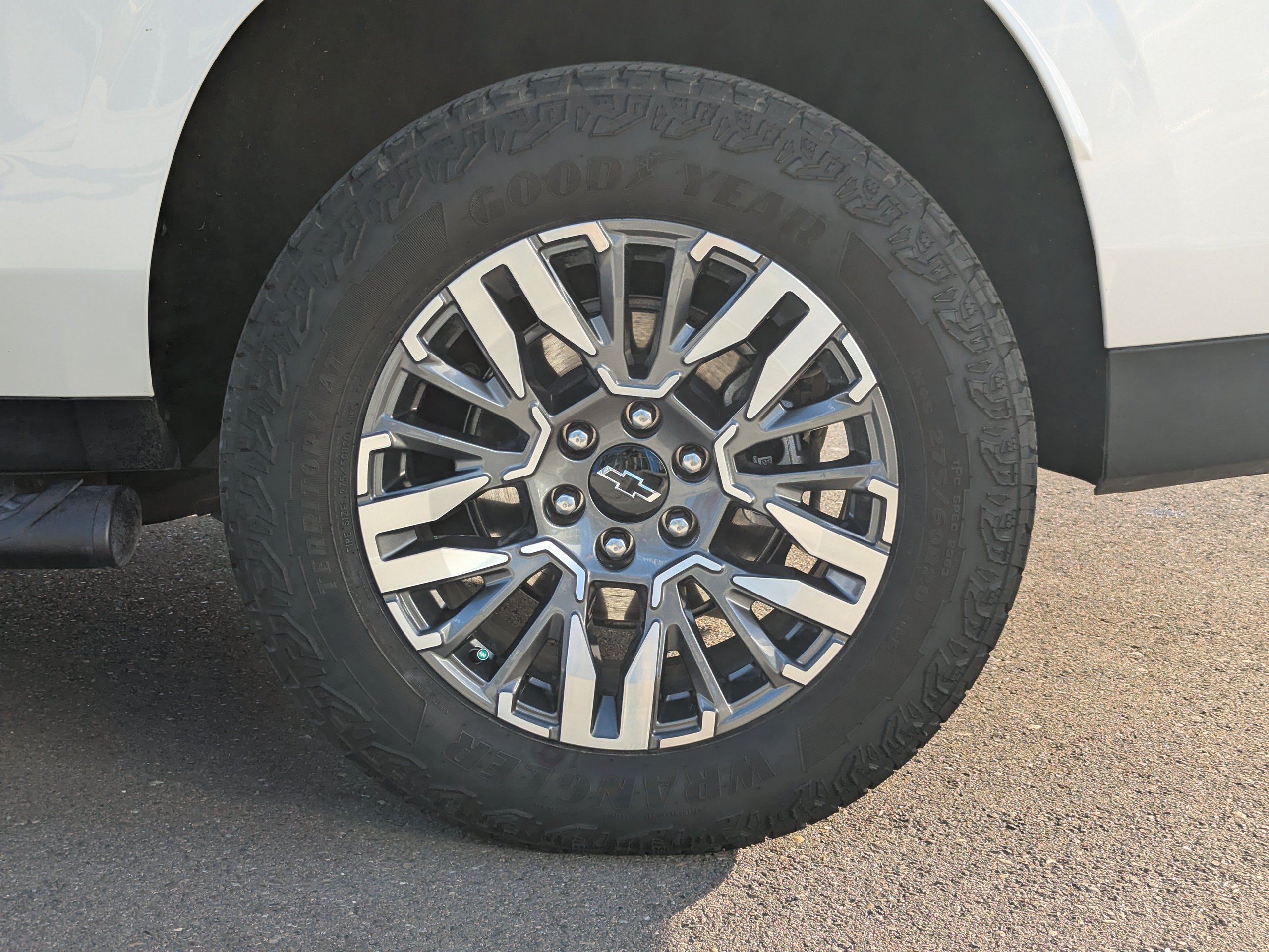 2025 Chevrolet Suburban Z71 - Photo 57