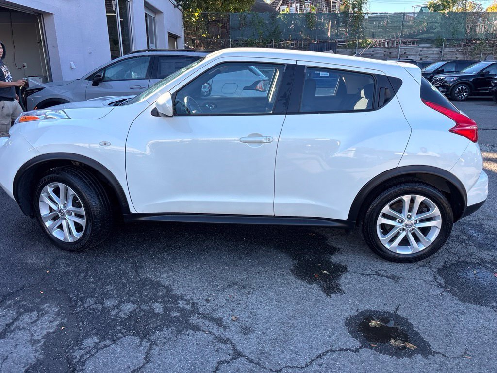 Used 2014 White Nissan S image 3