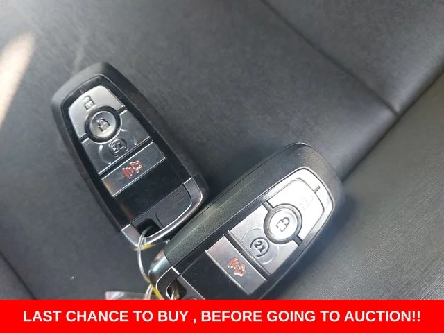 Used 2024 Gray Ford Badlands image 34