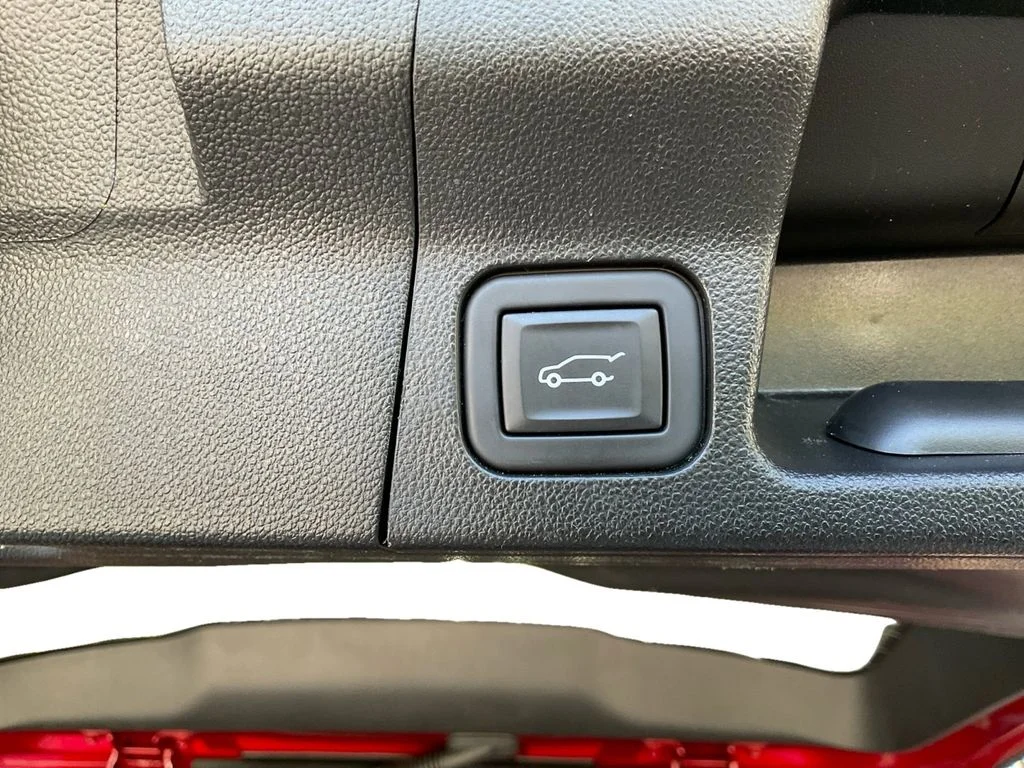 Used 2023 Red GMC SLE image 31