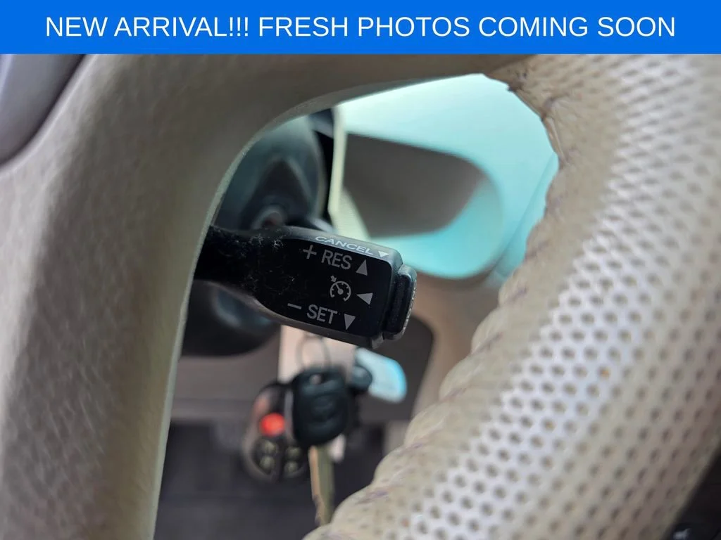 Used 2011  Toyota XLE AAS image 12