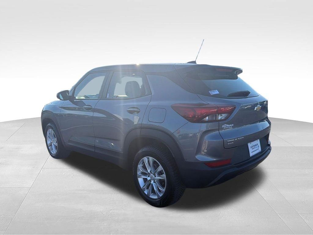 Used 2022 Gray Chevrolet LS image 4