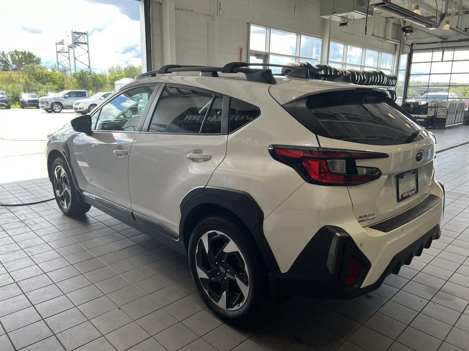 Used 2024 Crystal White Pearl Subaru Limited image 6