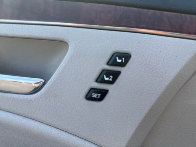 Used 2011 Silver Toyota Limited image 26