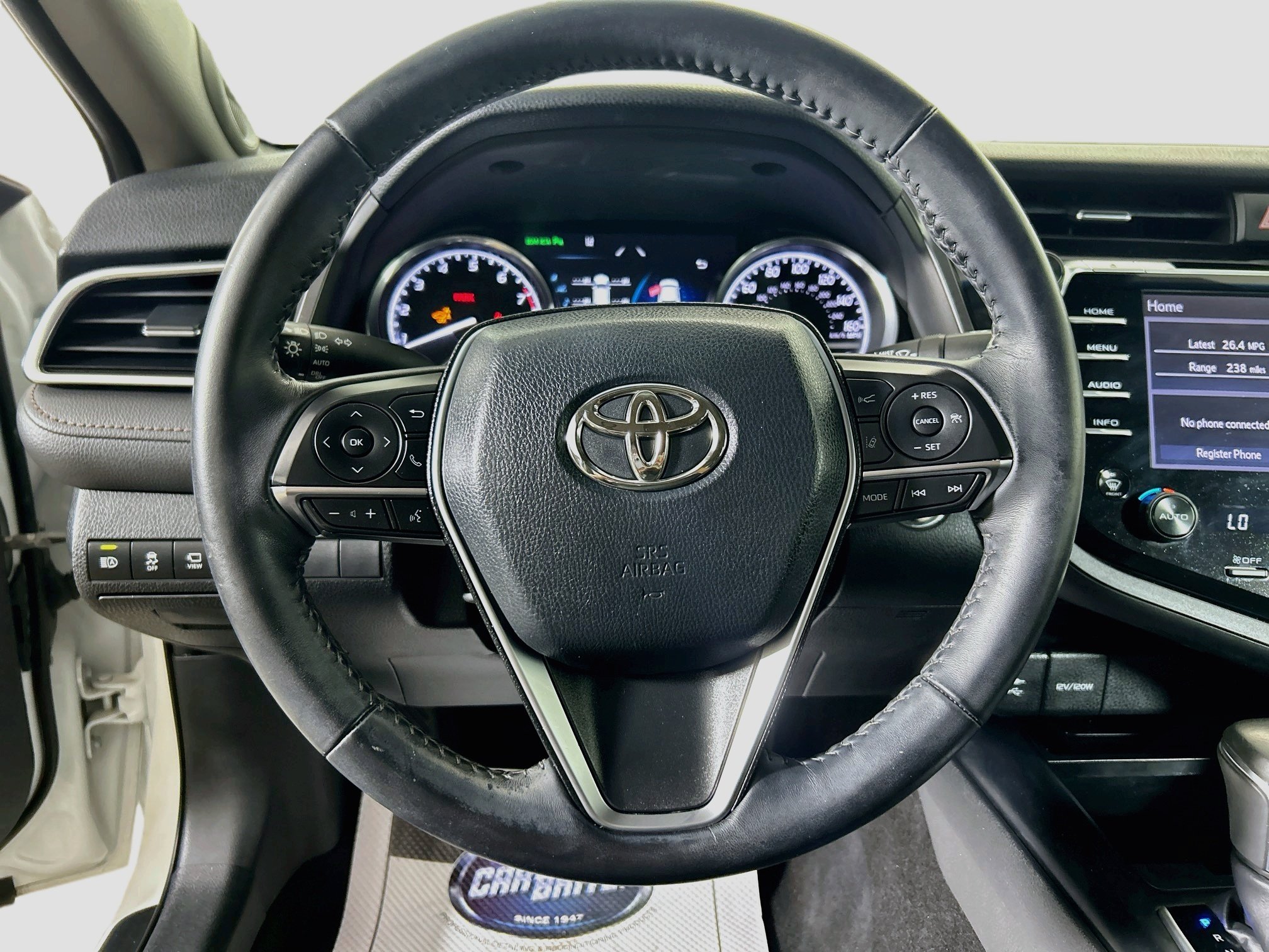 Used 2018 Wind Chill Pearl Toyota XLE image 11
