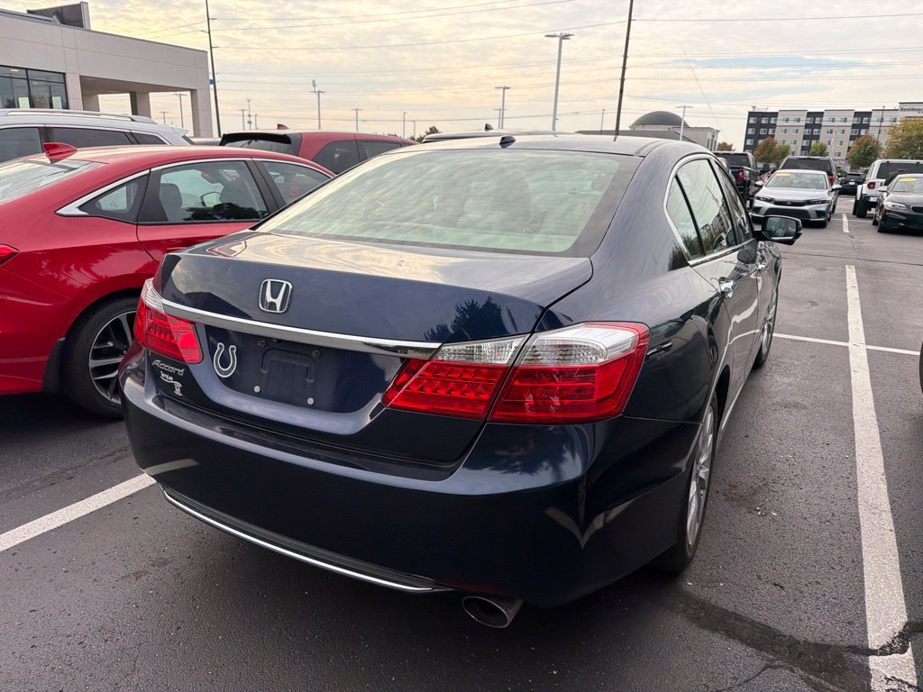 Used 2015 Obsidian Blue Pearl Honda EX-L image 3