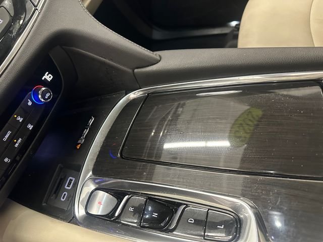 Used 2023 Red Buick Essence image 31