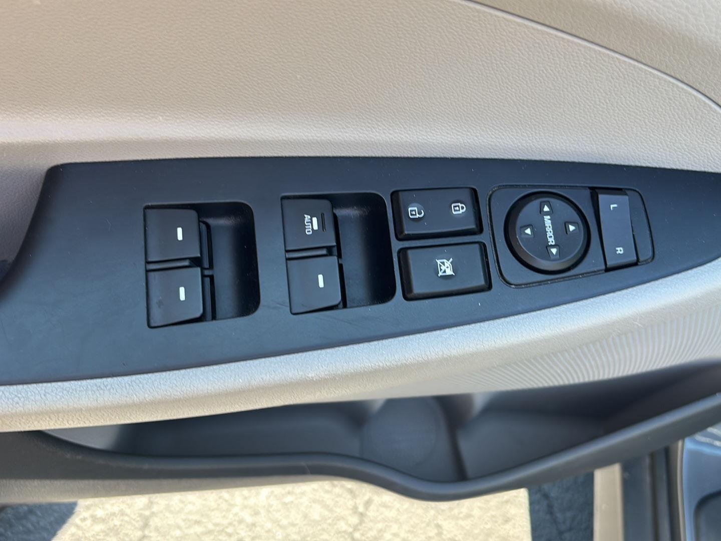 Used 2016 Coliseum Grey Hyundai Sport image 19