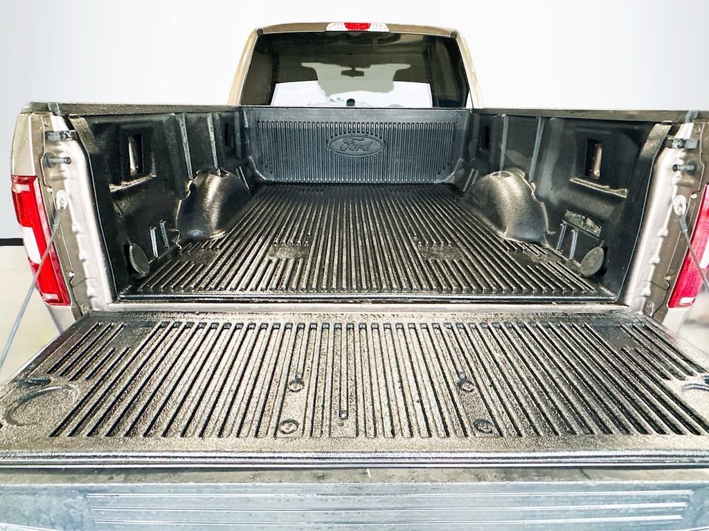 Used 2018  Ford XL image 25
