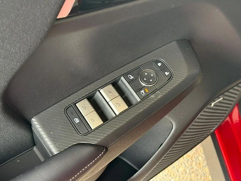 2026 Mitsubishi Outlander ES - Photo 11