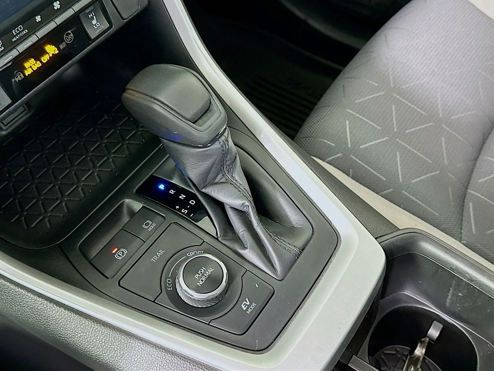 Used 2023 Silver Toyota XLE image 17