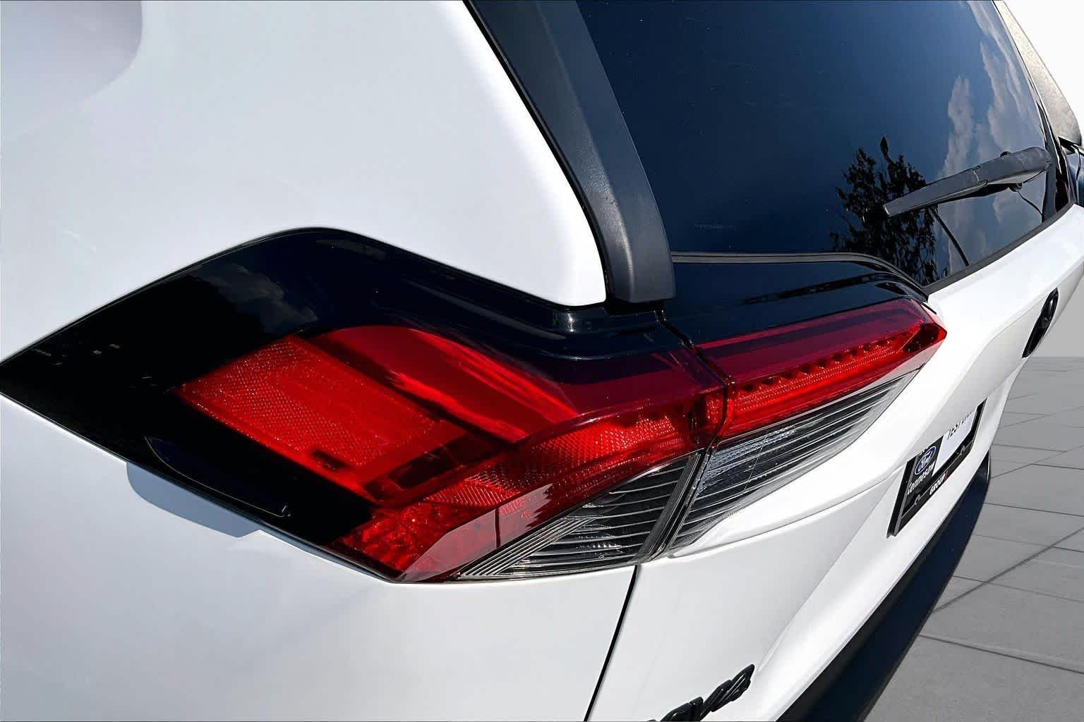 Used 2021 Super White Toyota XLE image 27