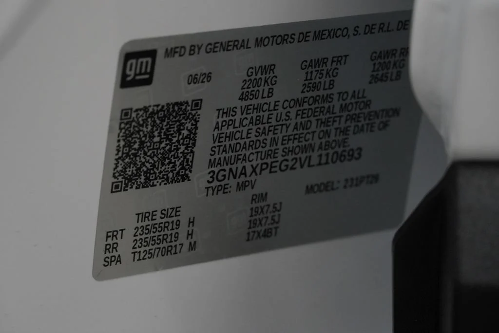 New 2027 Summit White Chevrolet LT image 41