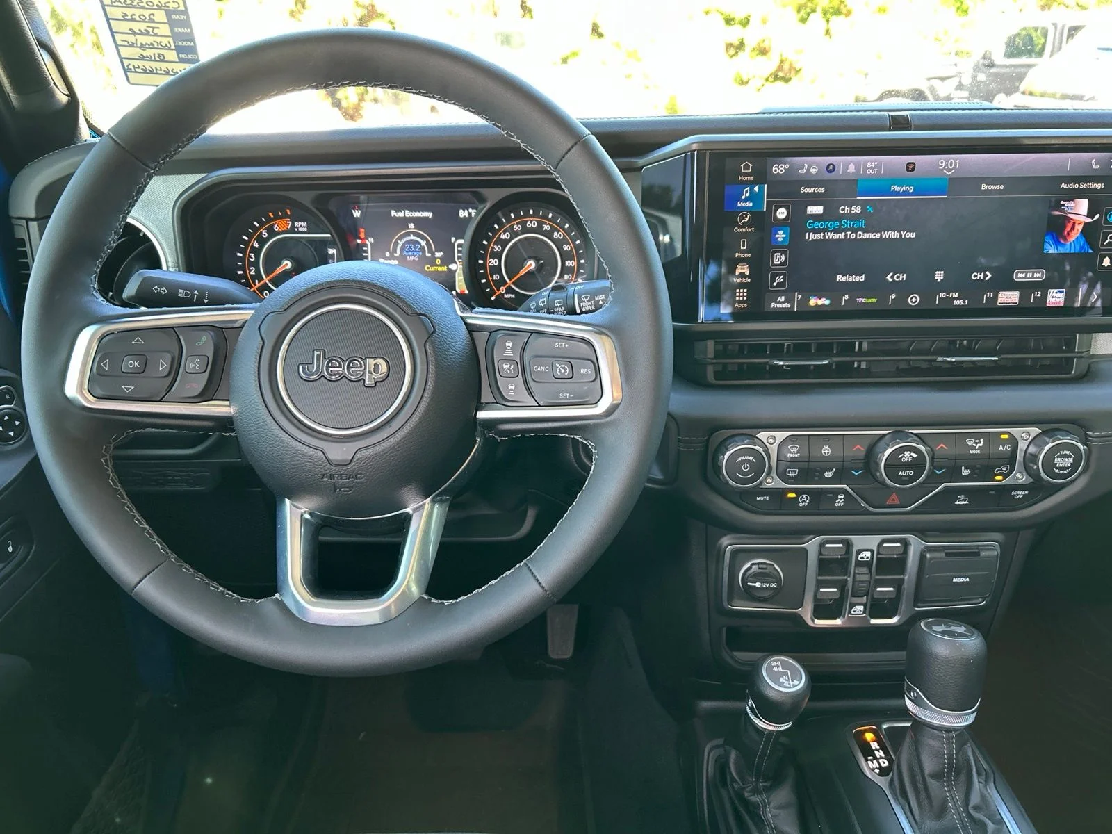 Used 2025 Blue Pearl Jeep Sahara image 23