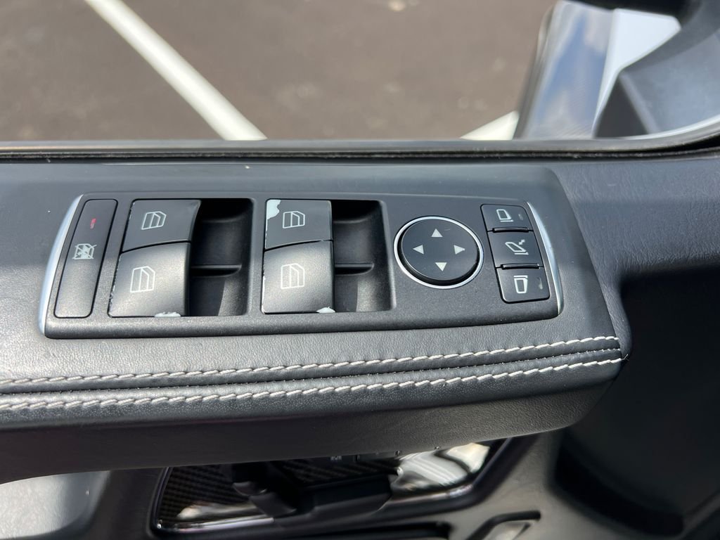 Used 2017  Mercedes-Benz G 550 Squared image 11
