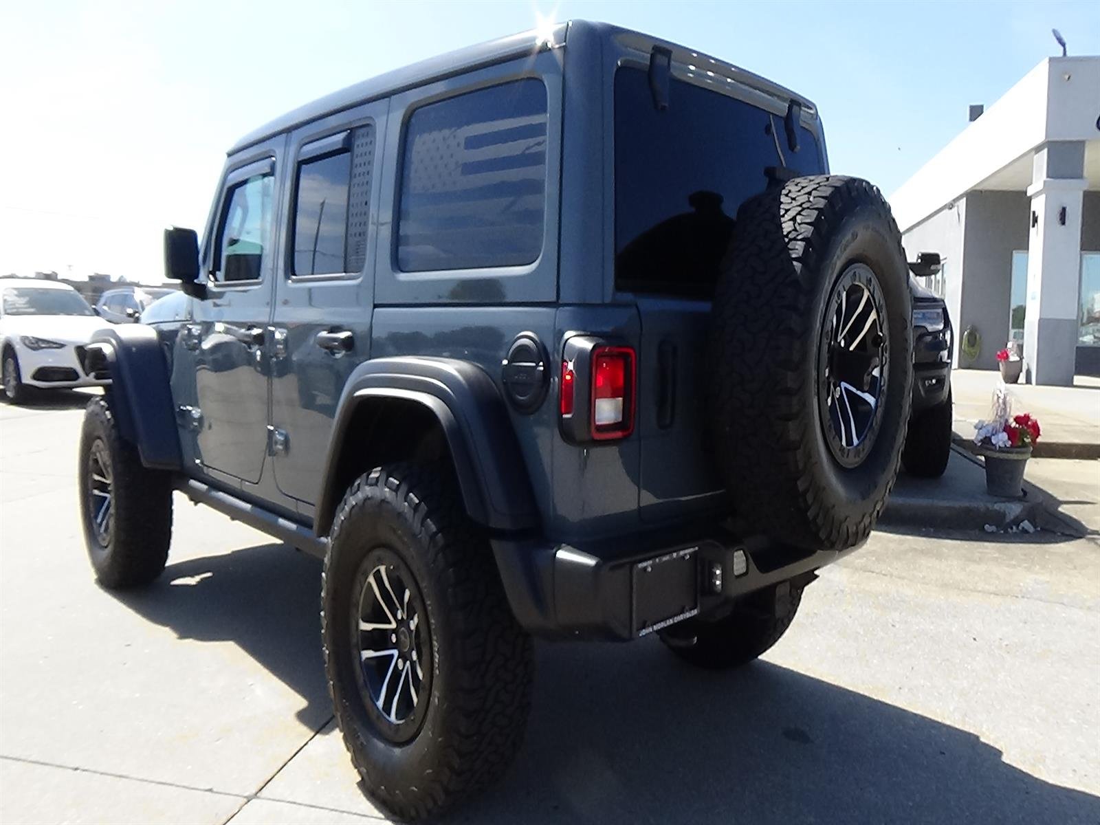 Certified Used 2024 Anvil Clear Coat (pds) Jeep Willys image 9