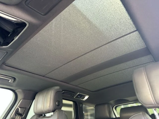 Used 2022 White Land Rover HSE Silver Edition image 23