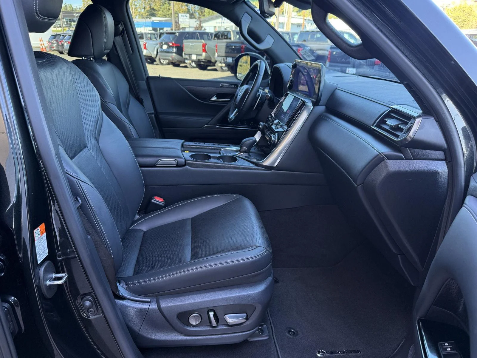 Used 2026 Caviar Lexus LX 700h Luxury image 25