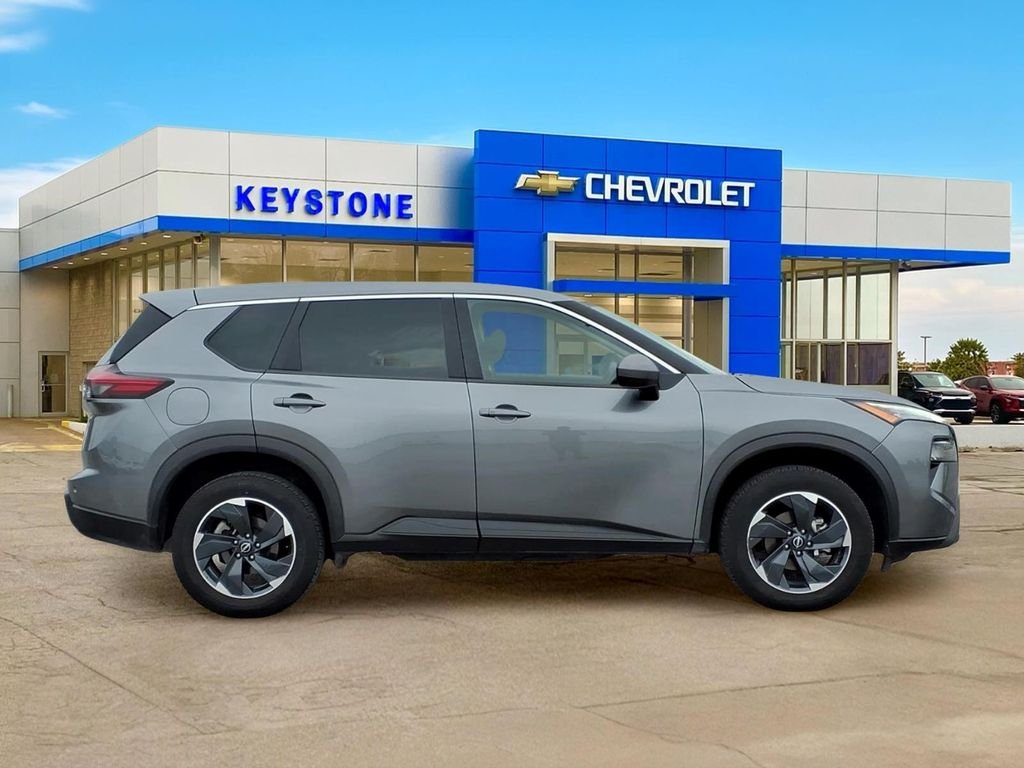 Used 2025 Gray Nissan SV FWD image 8