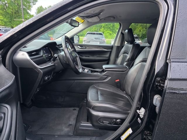 Used 2022 Diamond Black Jeep Limited image 17