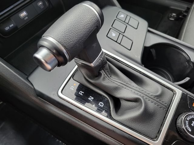 Used 2023 White Kia LX image 23