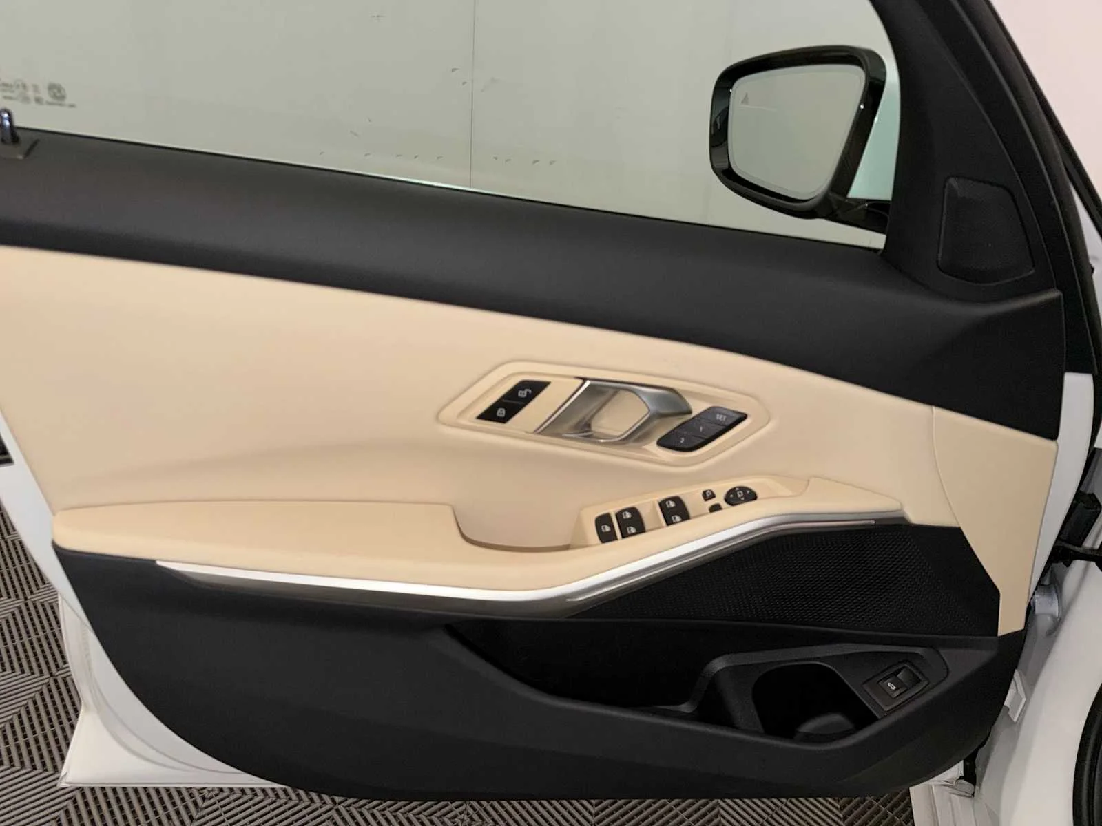 2024 BMW 3 Series 330i - Photo 11