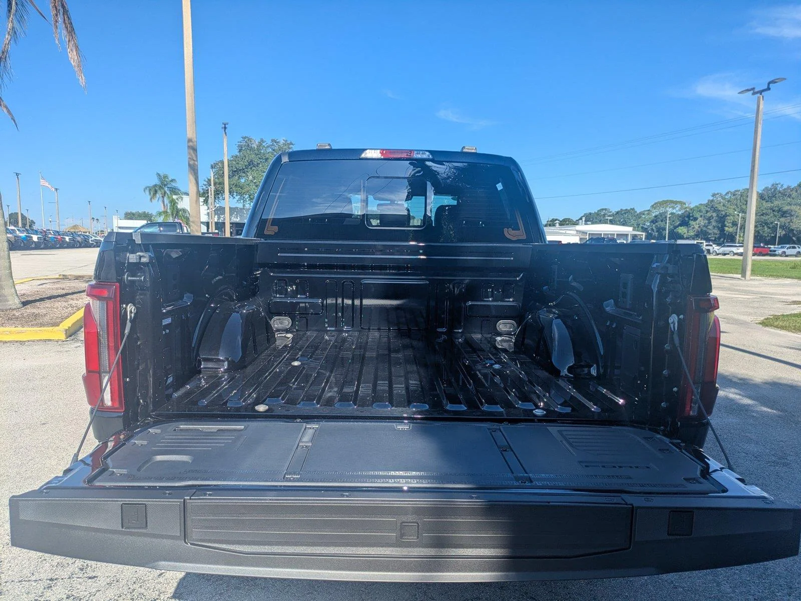 New 2026 Agate Black Metallic Ford King Ranch image 13