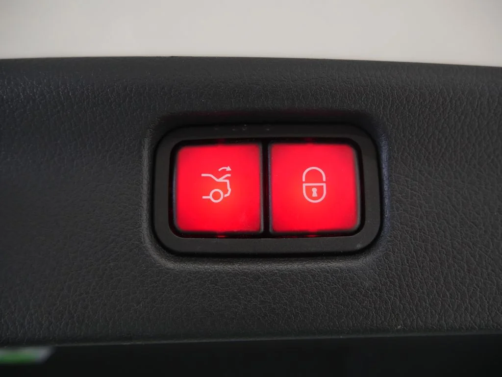 Certified Used 2023 Polar White Mercedes-Benz C 300 image 22