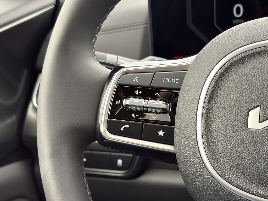 New 2026 Snow White Pearl Kia SX Prestige image 17