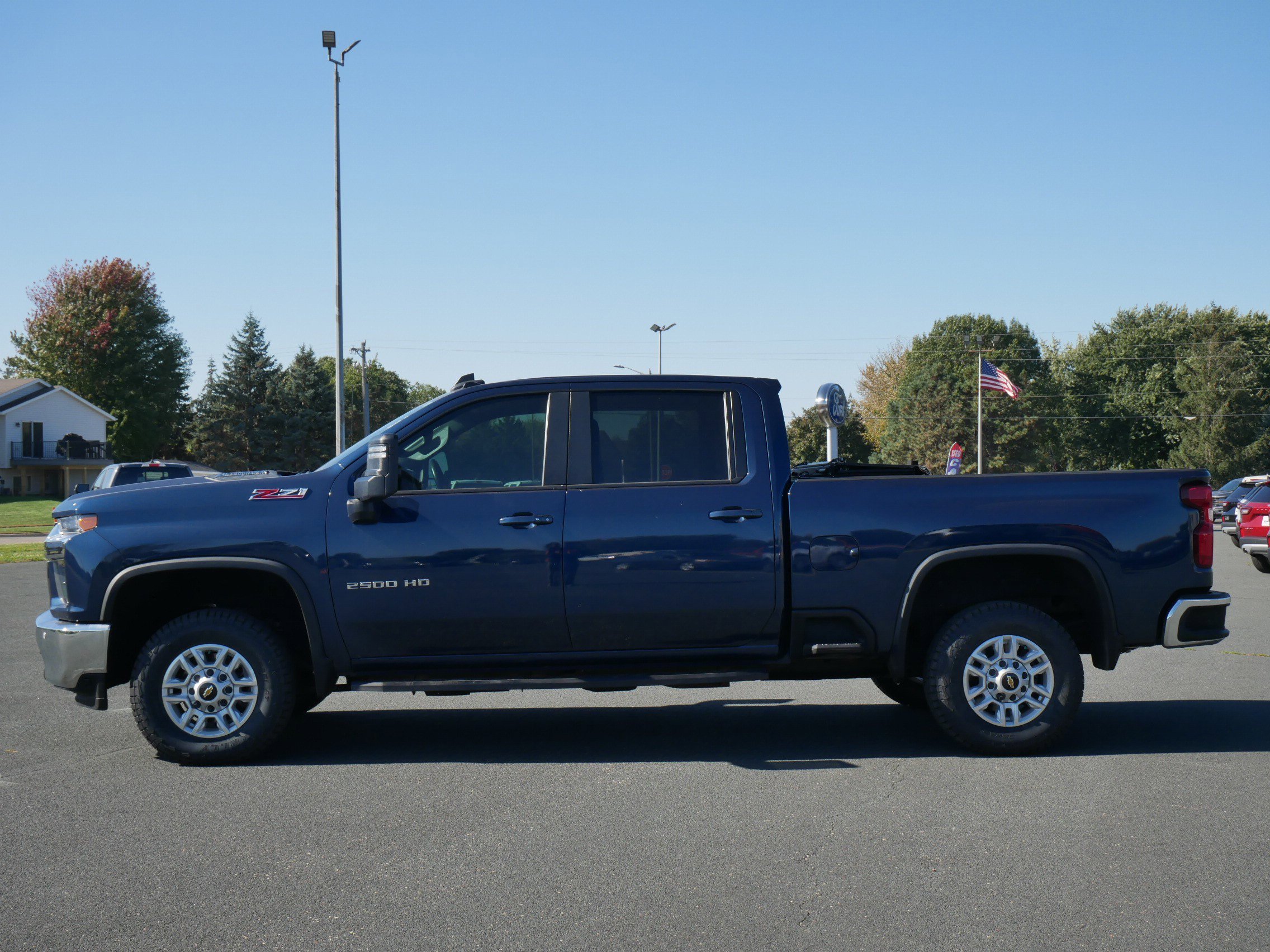 2022 Chevrolet Silverado 2500HD LT photo 2