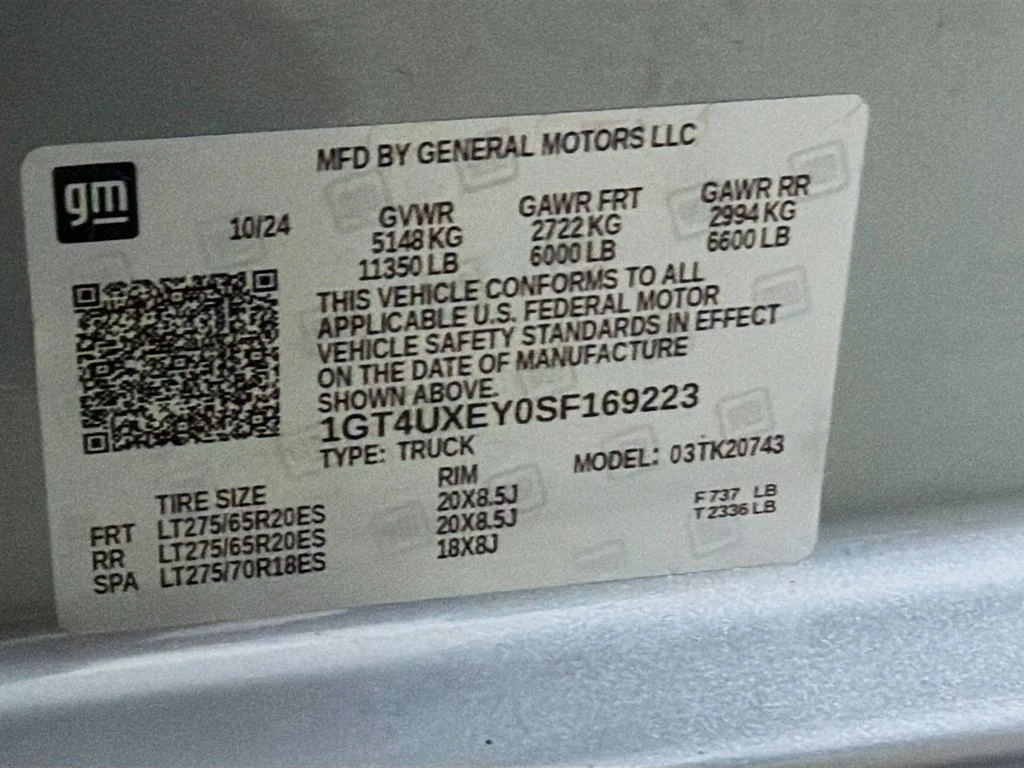 Used 2025 Silver GMC Denali Ultimate image 30